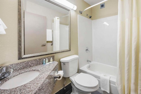 Quality Inn Jackson image 18