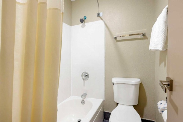 Quality Inn Jackson image 22